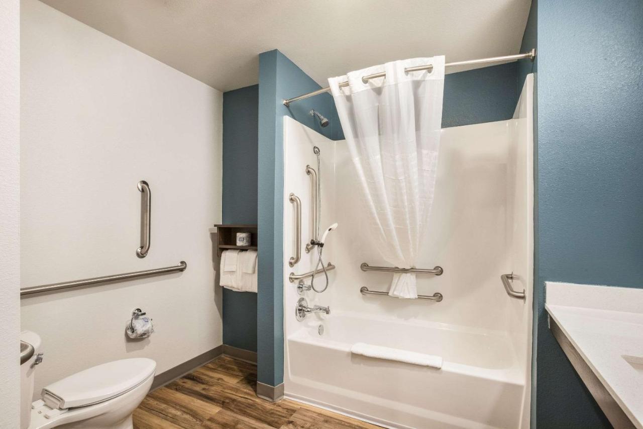Woodspring Atlanta Hotel
